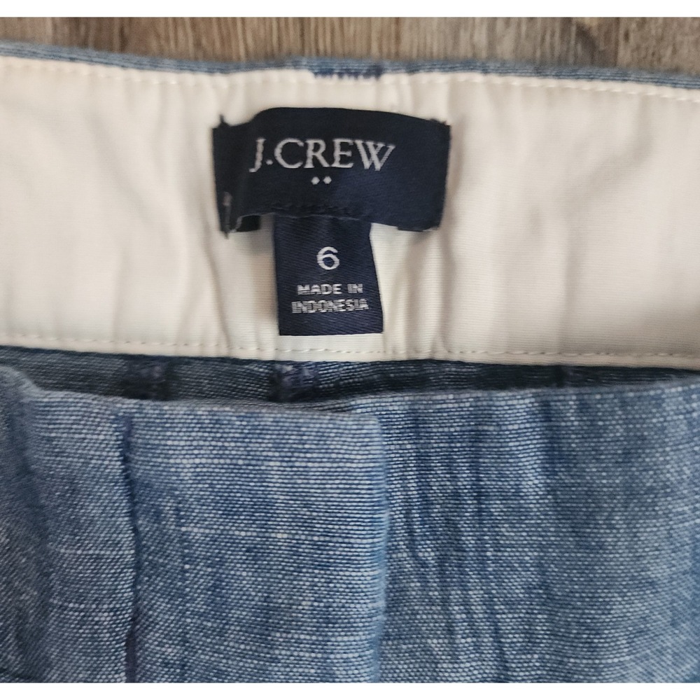 J.Crew Shorts Womens 6 Blue Re-Imagined Indigo Chambray Cotton Mid Rise 4 Inseam - Picture 2 of 9